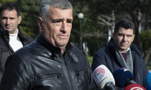 [VIDEO] Bulj traži vojsku na granici: Migranti su provalili u kuću mog prijatelja, devastirali su sobu u kojoj je živjela heroina Domovinskog rata!