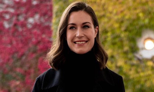 Finska premijerka Sanna Marin bila u kontaktu s ministrom pozitivnim na koronu pa tulumarila, očevidac: Pila je pivo Corona i plesala do 4 ujutro