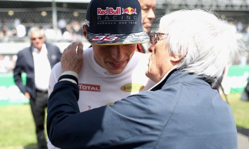 Bernie Ecclestone nije se suzdržao kada je govorio o borbi Hamiltona i Verstappena: Ne igraju pošteno, stalno ga maltretiraju!