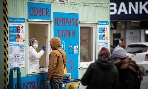 Novčana injekcija: Slovačka će starijima od 60 godina platiti da se cijepe