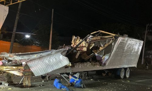 [FOTO] Najmanje 49 osoba poginulo je u sudaru kamiona u Meksiku