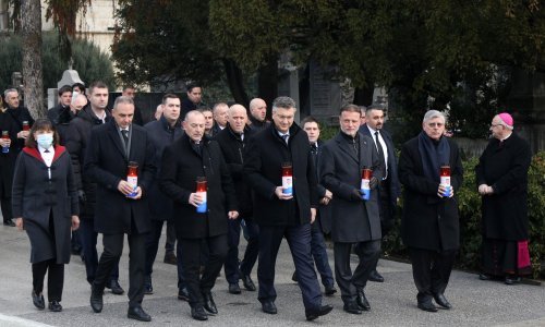 Plenković položio vijenac u povodu 22. obljetnice smrti Franje Tuđmana
