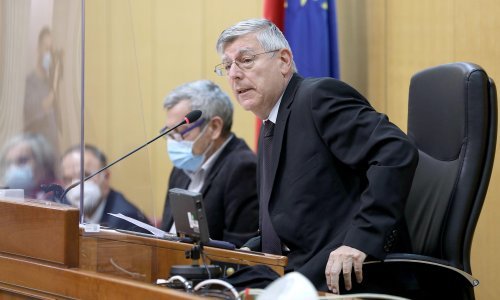 [FOTO] U Saboru minuta šutnje za Tuđmana, Reiner poručio: Bio je državnik, vođa u ratu i miru, vizionar