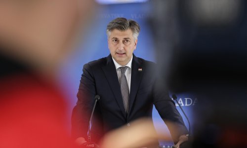 HDZ odgovorio Raspudiću: Radi jeftinih poena spreman žrtvovati stotine života građana