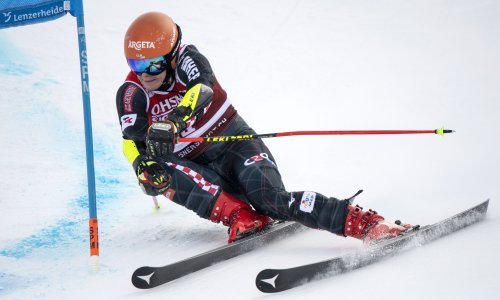 Filip Zubčić s velikim rizikom krenuo u drugi lauf, ali na sredini staze napravio je grešku i izletio; pobjeda Odermattu