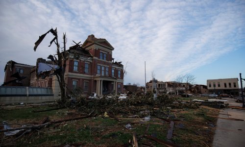 Dok preživjeli u Kentuckyju pretražuju ruševine, meteorolozi se pitaju otkud tornado u prosincu