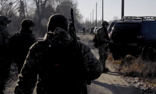 [VIDEO] Pogledajte kako se ukrajinska teritorijalna obrana sprema za rusku invaziju: 'Imam kuću, posao, troje djece, ovdje su mi sin i muž'