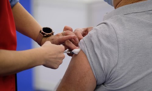 Onkološki bolesnici unatoč cijepljenju dvjema dozama podložni težem obliku covida