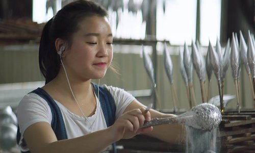 U četvrtak se prikazuje hvaljeni dokumentarac Mladena Kovačevića o kineskom gradu iz kojeg dolazi većina božićnih ukrasa