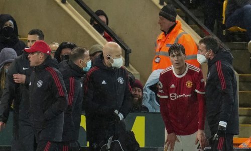 Nakon mučnih scene s Eura kada se na teren srušio Christian Eriksen redaju se slučajevi srčanih problema kod nogometaša. Victor Lindelof je otežano disao...
