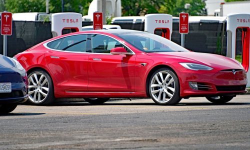 Tesla blokira videoigre u automobilima tijekom vožnje: Nema igranja u pokretu