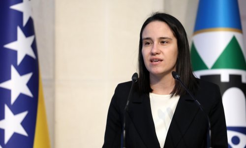 HNS BiH kritizirao gradonačelnicu Sarajeva zbog relativiziranja napada na katolike i pokušaja da sve poveže s Milanovićem