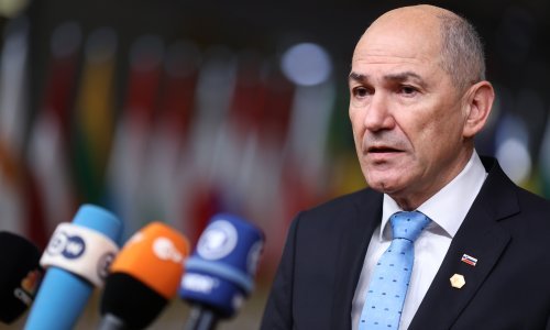 Janša posalo pismo u sandučiće Slovenacima; cijepit se mogu i na postajama skijaških žičara