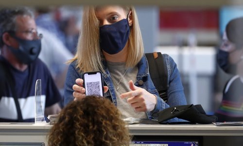 Ruši li omikron model covid potvrda u Europi? Nakon Talijana, i Grci će obvezno testirati cijepljene