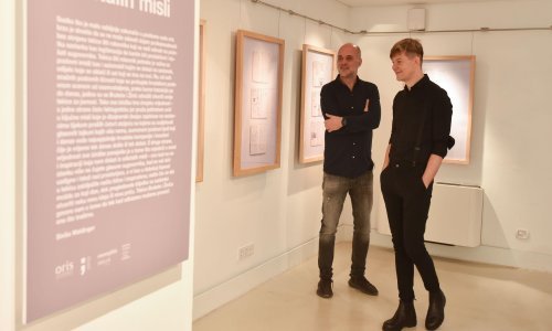 [FOTO] Kako razmišljaju vodeći hrvatski marketingaši? 'Tajni dokumenti Brukete i Žinića', izloženi u galeriji Oris, donose uvid u kreativni proces nagrađivanog dvojca