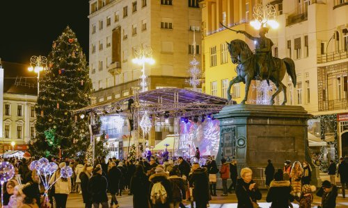 Provjerili smo kakav je prvi postbandićevski Advent: Svježe cijepljeni Rusi, vesele Slovenke i poneki domaći gost čude se što nema gužve i pitaju se - je li prije bilo bolje?