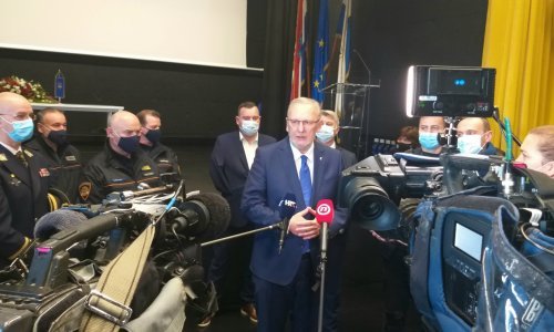 Božinović iz Zadra poručio da Novu godinu slavimo vani, a vjernici da mise prate na televiziji