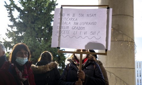 [FOTO/VIDEO] I danas burno u Splitu, zakupci s Pazara održavaju novi prosvjed