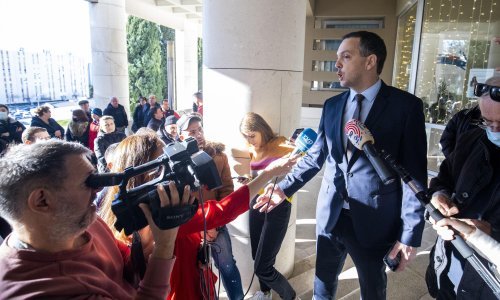 [VIDEO] Ponovno burno zbog splitskog Pazara: Dvojica vijećnika skoro se potukla! Franić nazvao Markotića 'pi*kom koja se prodala Puljku'