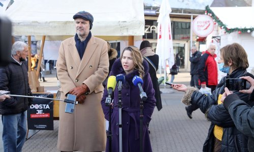 Bračni par Raspudić pozvao na potpisivanje za referendum i poručio: Neprimjereno je nazivati ikoga antivakserom, uličarskim terminom koji omalovažava i dehumanizira