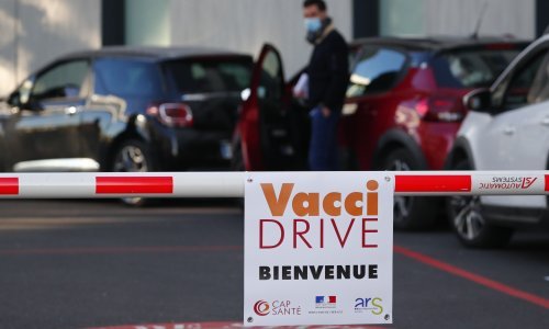 Francuska: Četiri mjeseca između druge i treće doze cjepiva