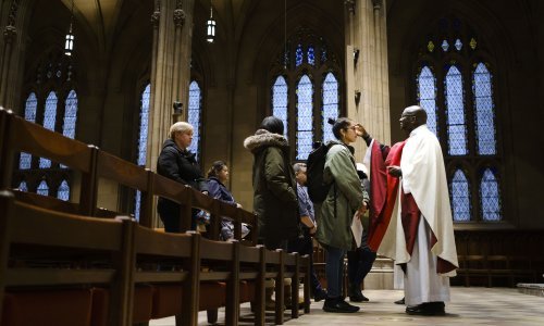 U SAD-u značajno pada broj vjernika