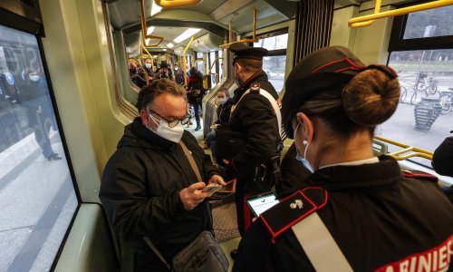 Omikron se širi Italijom; novi slučajevi zaraze u Lombardiji i oko Napulja