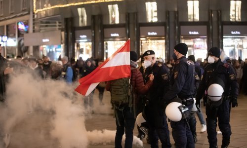[FOTO] Prosvjedi u Beču: Više osoba uhićeno, jedan policajac ozlijeđen