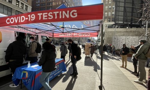 Broj slučajeva u SAD-u dramatično raste, omikron odgovoran za 73 posto novozaraženih