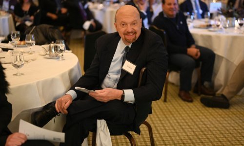 Jedan od najpoznatijih ekonomskih komentatora zaražen koronom, iako je primio tri doze