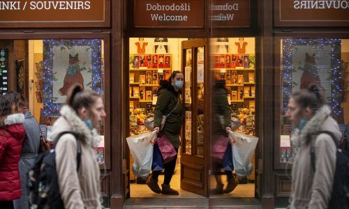 U Sloveniji virus ušao u bolnice, opterećuje i školstvo