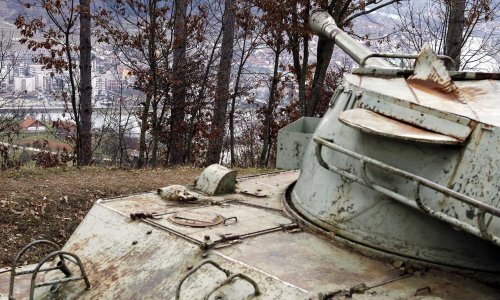 BiH: Dvojica bivših srpskih časnika uhićena zbog ubojstva 30 Bošnjaka