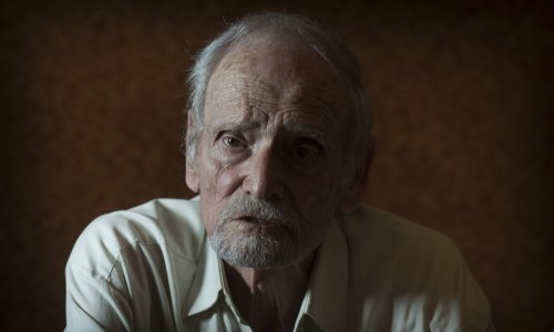 Tko je bio Ante Jelaska? Partizanski ilegalac, redatelj i komediograf koji je s jednakom strašću postavljao tekstove, pisao eseje i šarao spomenike