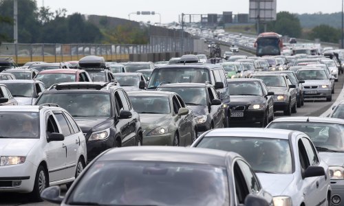 Krećete li na put, HAK ima nekoliko obavijesti; prometna nesreća na autocesti, vozi se u koloni između Jankomira i Kosnice