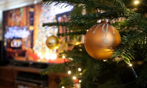 Atena zabranila sve javne proslave za Božić i Novu godinu zbog covida