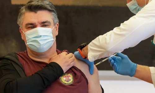 Milanović primio treću dozu; negativan na covid nakon susreta s Đukanovićem