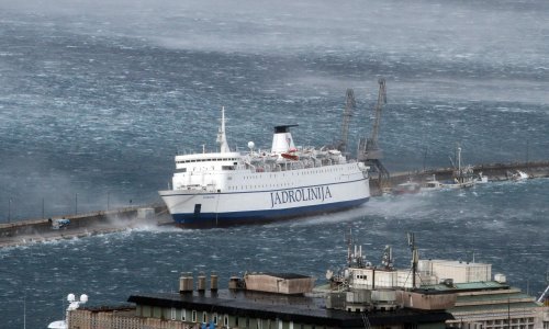Dan kad su u Jadrolinijinom trajektu od šlepera i automobila ostali samo ključevi