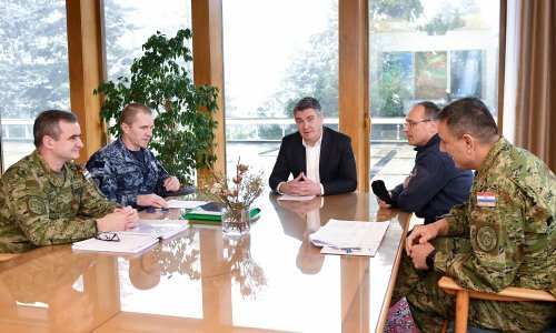 Milanović primio vojni vrh na Pantovčaku; razgovarali o nabavci borbenih vozila Bradley