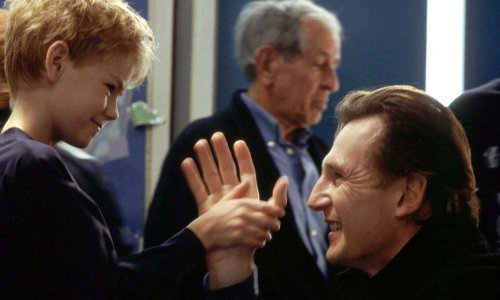 [FOTO] Koliko ste puta pustili suzu zbog filma 'Zapravo ljubav'? Pogledajte kako danas izgleda slavna glumačka ekipa