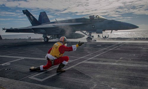 Američki nosač ostaje u Sredozemlju kako bi umirio Europljane uslijed napetosti s Rusijom