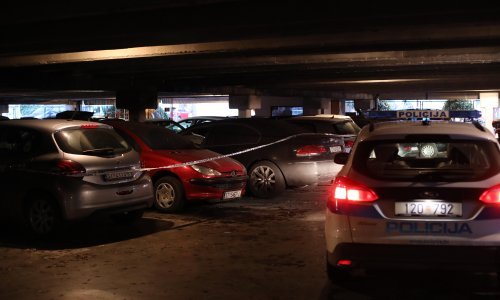 Buknuo požar u javnoj garaži u Splitu; vatra oštetila šest automobila