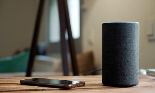 Alexa savjetovala djevojčici: Stavi punjač dopola u utičnicu pa uzmi novčić...