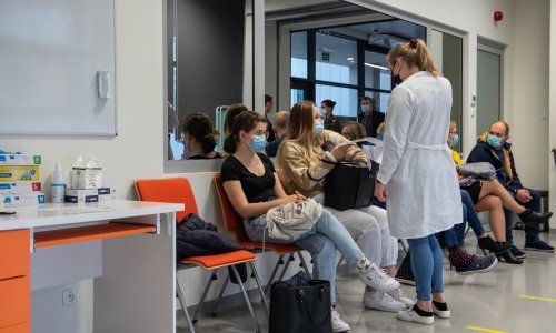 U Poljskoj najviše smrtnih slučajeva od covida u četvrtom valu