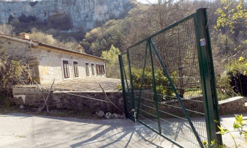 Damir Kajin: Željezna vrata na granici u Mlinima i kod Sluma civilizacijska su sramota. Kao da se ulazi u Auschwitz