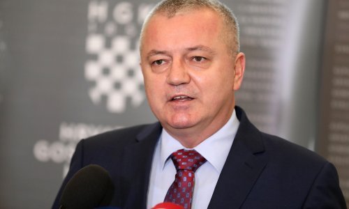 Horvat ponavljao da se osjeća tužno zbog ljudi na Banovini, ali i dao obećanje: Kroz mjesec dana počinje izgradnja temelja za zamjenske kuće