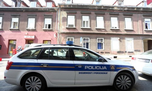 Dvojica mladića kod Vinkovaca šetali sa četničkim kapama na glavi; policija je kape oduzela, a njima napisala prijave