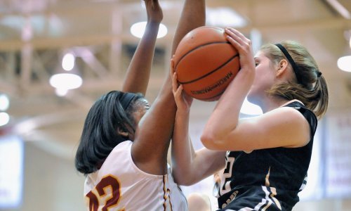 [VIDEO] Kaos u susjedstvu: Šakački obračun košarkašica i pune ruke posla za suce