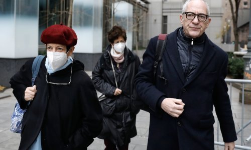 Jačaju pozivi da se i drugi pomagači Jeffreyja Epsteina privedu pravdi