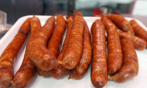 Kupci, oprez! U suhomesnatim proizvodima s tržnice u Osijeku utvrđen parazit koji uzrokuje trihinelozu