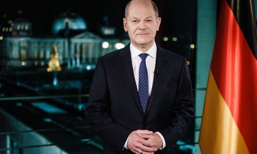Scholz u novogodišnjoj poruci pozvao na zajedništvo u borbi protiv covida-19: Važna je brzina. Moramo biti brži od virusa